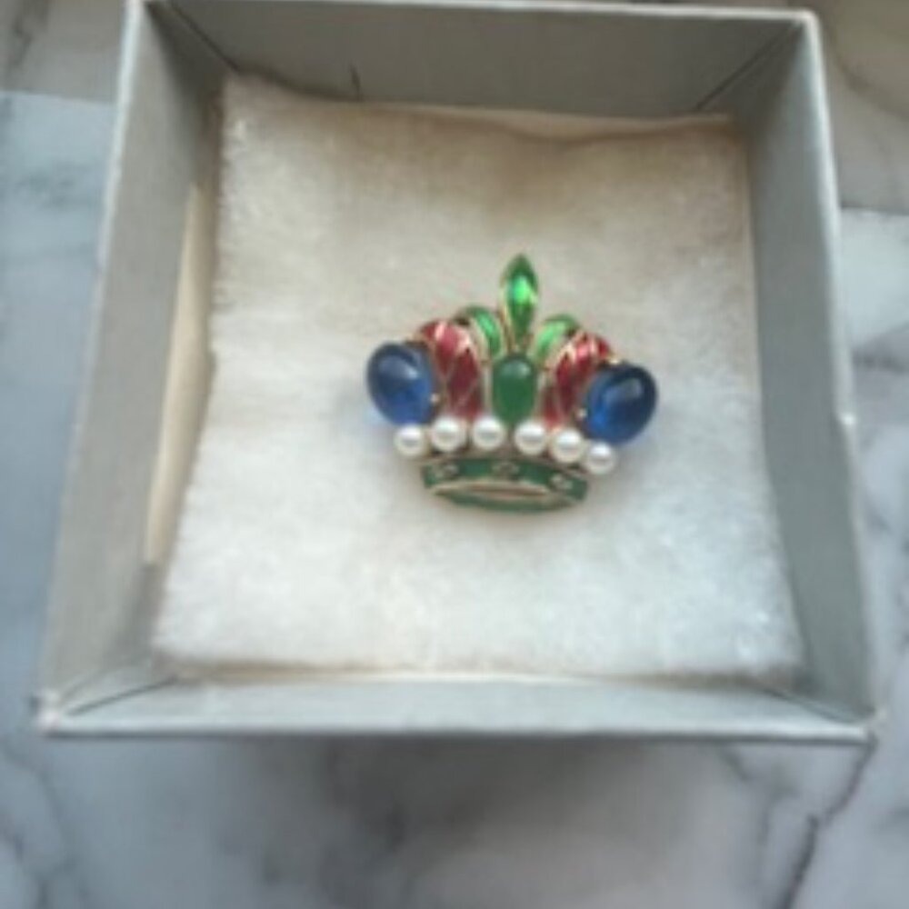 Trifari Vintage Crown Collectors Brooch - Picture 4 of 4